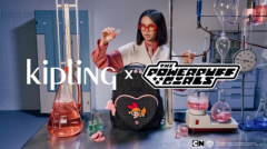 Kipling x 飞天小女警联名系列登场，奔赴今夏充能旅程